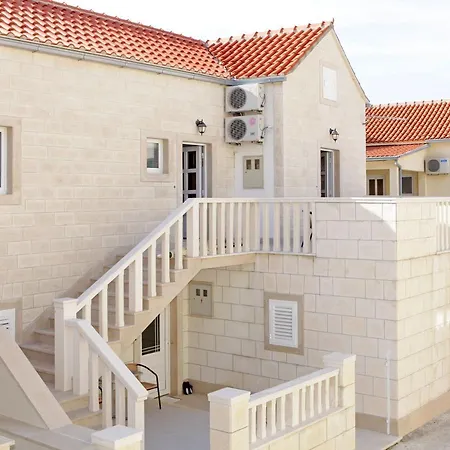 Holiday Apartments Lidija Bol Exterior photo